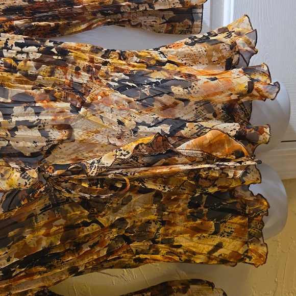 Notations Ruffled Sheer Top - Picture 5 of 9